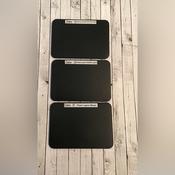 Sizzix Accordion Fold Flowers Set of 3 Dies - Picture 3 of 4